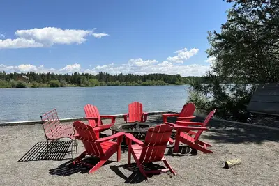 Image de Lakefront cabin with private dock and fire pit - Hidden Bear Cabin