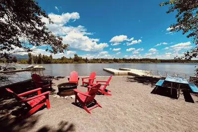 Image de Lakefront with private dock & fire pit - Bunk House Cabin