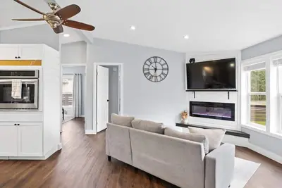 Image de Bluebell Refinery Home