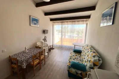 Image de Studio cabine avec terrasse, piscine, parking sécurisé, proche plage et port