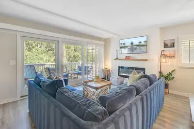Image de Carolina Saltaire at 7d Seagrove|All New Beautiful Decor|So Close to Beach, Pool, Dining, and Sho. . .