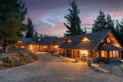 Image de Magical Loft Among the Trees at Homewood Forest Retreat