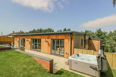 Image de The Barn, family friendly, with hot tub in Lytchett Matravers