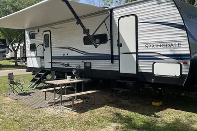 Image de Happy Campers Wanted 😀