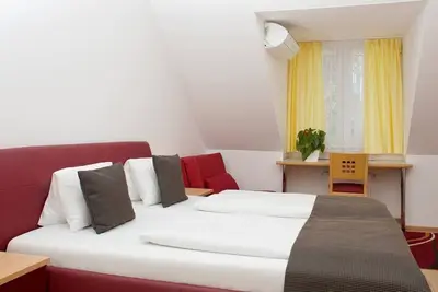 Image de Doppelzimmer mit Du\/wc - Hotel am See Rust