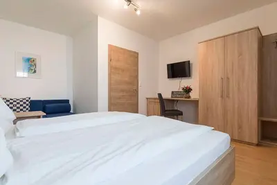 Image de Vierbettzimmer mit Dusche, Wc - Weingut & Gästehaus Markus Tschida