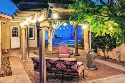 Image de 2- Casita Near Sky Harbor ~ Queen Bed, Pool, Grill