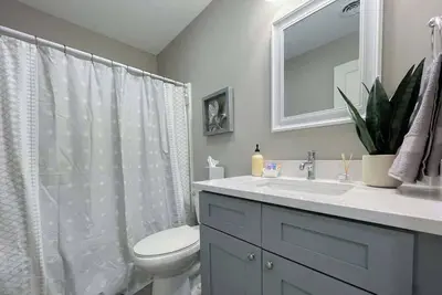 Image de Spacious 2 bed Condo with Office