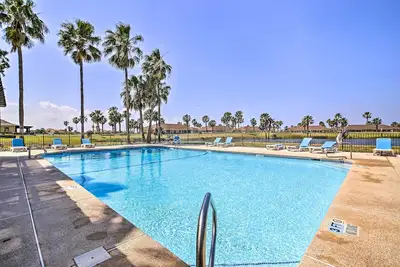 Image de Swim, Golf & Unwind: Laguna Vista Vacation Home!