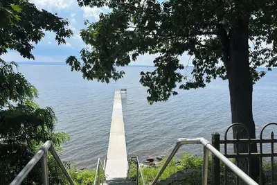 Image de Waterfront indulgence on Oneida Lake. Bring your boat to this pet friendly home