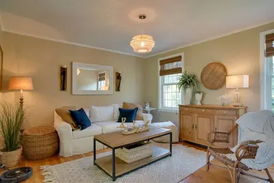 Image de Spacious Cape Cod Abode w\/ Deck, Near Beaches