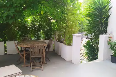 Image de Maison au cœur d'un très beau village provençal proche de la mer.