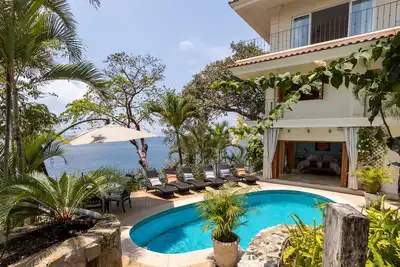 Unique Ocean Front W Staff Prívate Pool & Jacuzzi