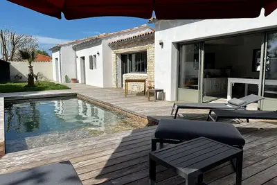 Image de Maison spacieuse avec Piscine et Spa Ă 5 minutes de La Rochelle