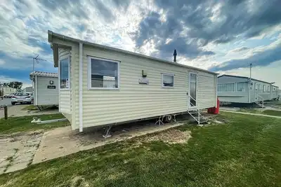 Image de Lovely 6 berth caravan at Seawick Holiday Park in Essex ref 27008s