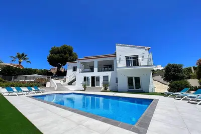 Image de Luxury, Modern Ibiza style & Tranquil Villa close to beaches of Jávea & Moraira