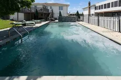 Image de Oceanside Home w/Salt Water Pool