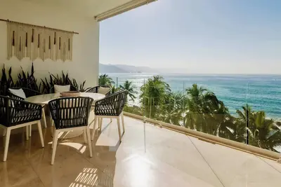 Image de Amazing Oceanfront Condo at Orchid, Conchas Chinas