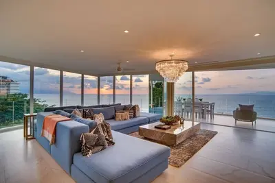Image de Chic Oceanfront Indah Apt 5 min from Downtown