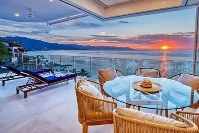 Image de Luxurious Oceanfront Condo at Orchid