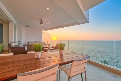 Image de Oceanfront 3br Condo - Maxwell Residences
