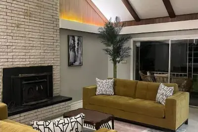 Image de Cargo District Vintage Vibes