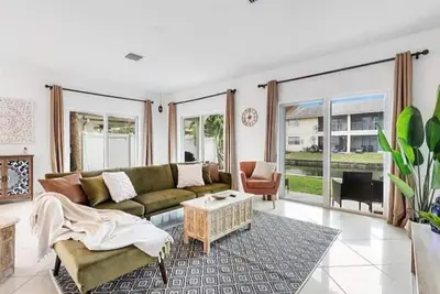 Image de Moroccan Lakefront Retreat 4bed/2. 5bath - 8 min to Pnk Stadium