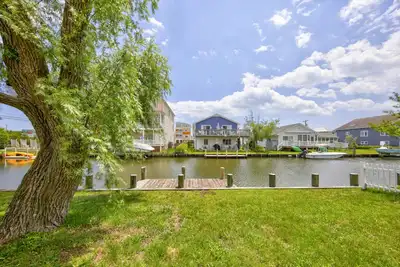 Image de Bayfront w/Dock & 3 min drive to Beach