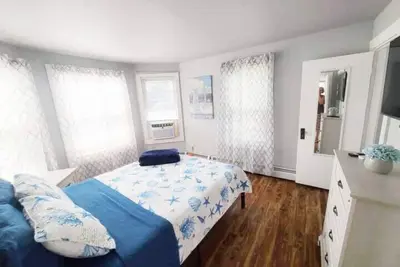 Image de Spacious 1 floor 4bd bed apt Sleeps 8 people Only 10 min walk to Beach and Pier