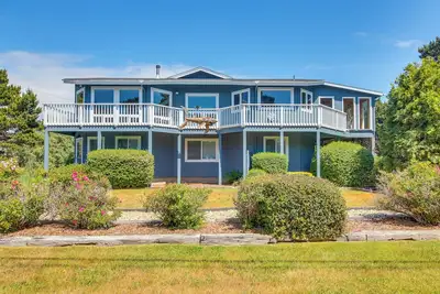 Image de Coastal Bandon Vacation Rental: Walk to Beach!