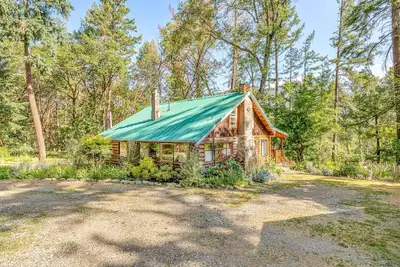 Image de -River Retreat Log Cabin w/ Gym, Game Room, and Sauna-