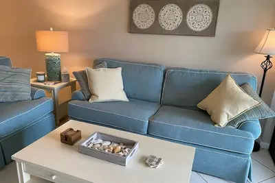 Image de Ground floor 2-bedroom condo with a view, pool