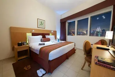 Image de Three Bedroom Apartment near Mina Seyahi Beach