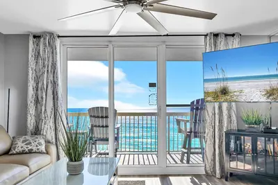 Image de 1004 Oceanfront Pelican Beach Resort Amazing Location Multiple Pools & Hot Tubs