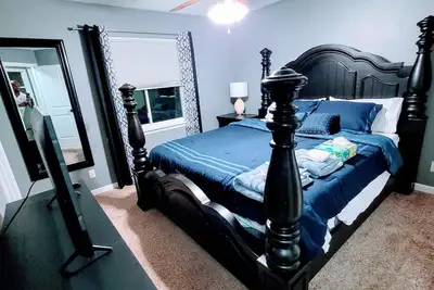 Image de Quiet neighborhood \nHuge king bed