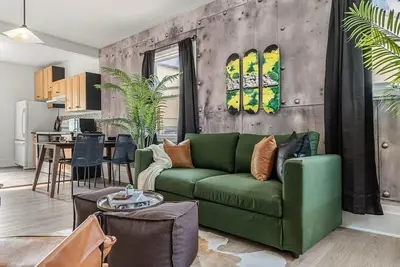 Image de The Era| 2-Bedroom | Bbq, River & Big Dinosaur