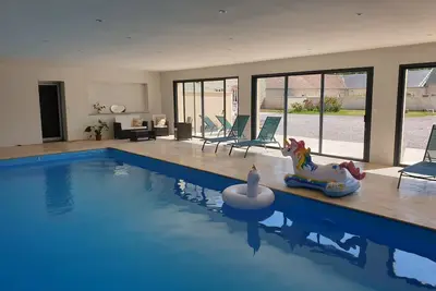 Image de Charmant Gite 2/4 pers avec piscine intérieur chauffée & Spa