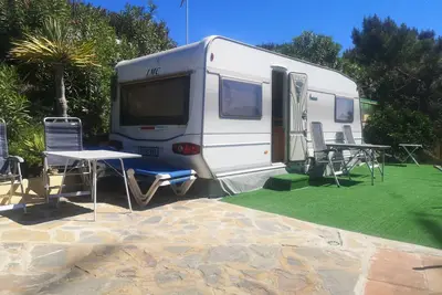 Image de Mobile Home \"Roca Caravane\" avec vue sur la mer, piscine partagée et Wi-Fi