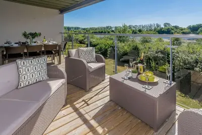 Image de Sundowner - Hm108 - Lakeside Spa Property