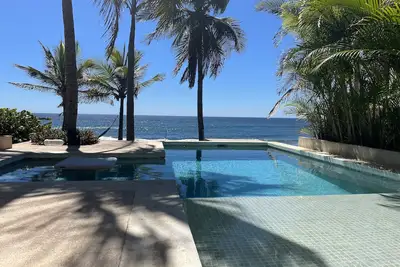 Image de Beachfront Surf Shack - Good Vibes Only