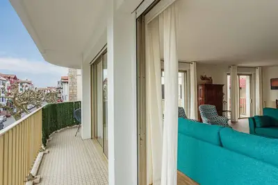 Image de Luxueux appartement centre-ville, Ă 50m de la plage