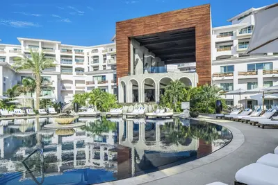 Image de Hilton Vacation Club Cabo Azul Los Cabos\nwith Pool/Beach Rating: 10/10