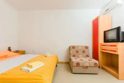 Image de Compact studio near the sea