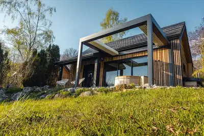 Image de Cabane-Spa Écrin d'Auvergne propose des Lodges avec Spa Privatif Haut de Gamme