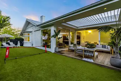 Image de Newly Renovated Bungalow in Ponsonby Family fun House!