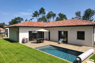 Image de Villa lumineuse et climatisée avec piscine chauffée