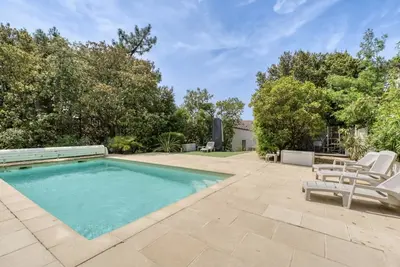 Image de Maison calme aperçue mer avec piscine privée chauffée
