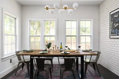 Image de Free Parking, 3br, East Side - Red Door by Portoro