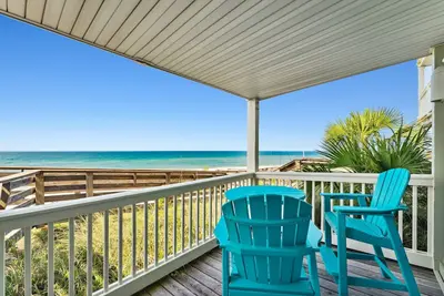 Image de \"Emerald Shores\" #2-1 bed-Sleeps 6-Ocean Views