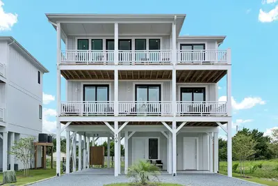 Image de Eagle's Nest #140- Brand New, Ocean Views, Short Walk to Beach, Dog Friendly!